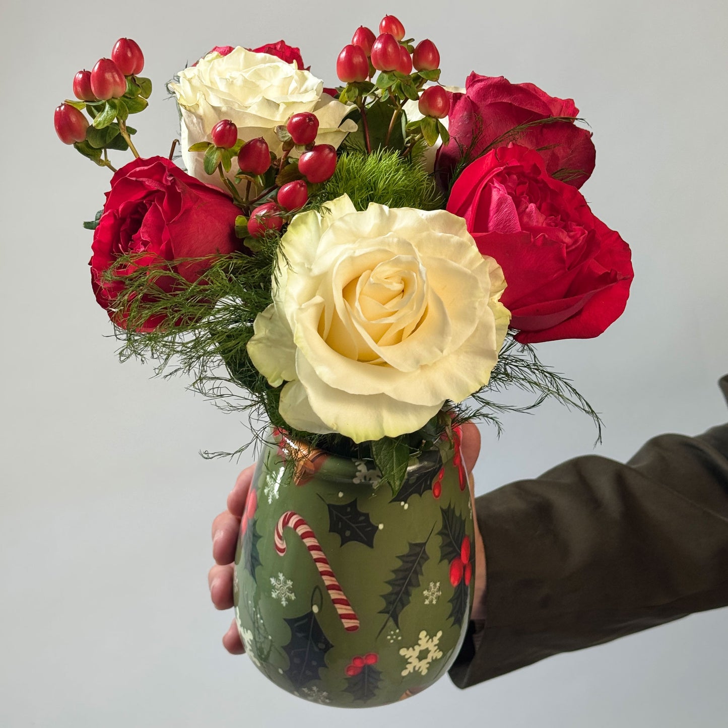 Christmas Non-Spill EazyVase Arrangements (Box of 6)